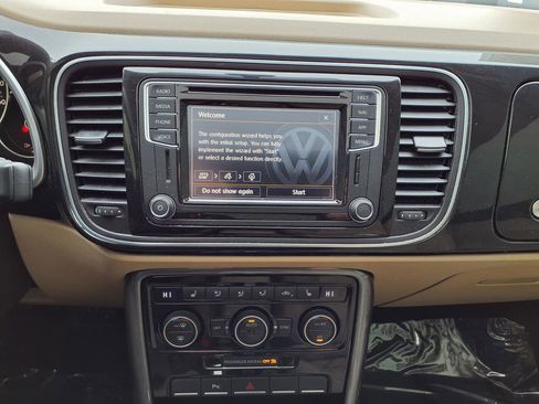 Used 2018 Volkswagen Beetle 2.0T SE w/ SE Premium Package image 37