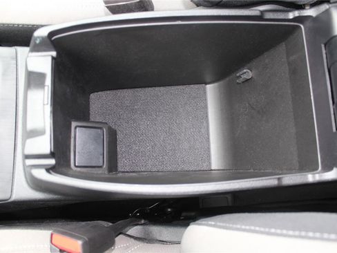 Used 2022 Ford Escape SE image 33