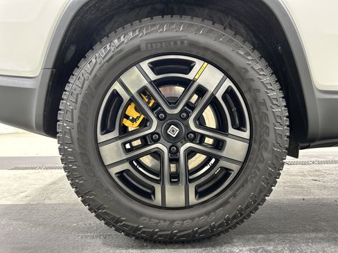 Used 2023 Rivian R1S Adventure AWD/4WD image 12