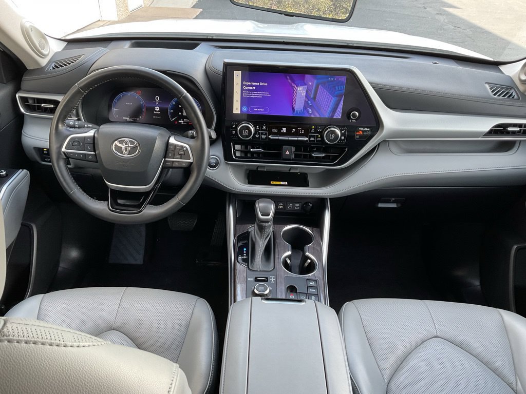 Used 2023 Toyota Highlander Platinum AWD/4WD image 17