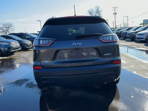 Used 2019 Jeep Cherokee Latitude Plus w/ Cold Weather Group image 7