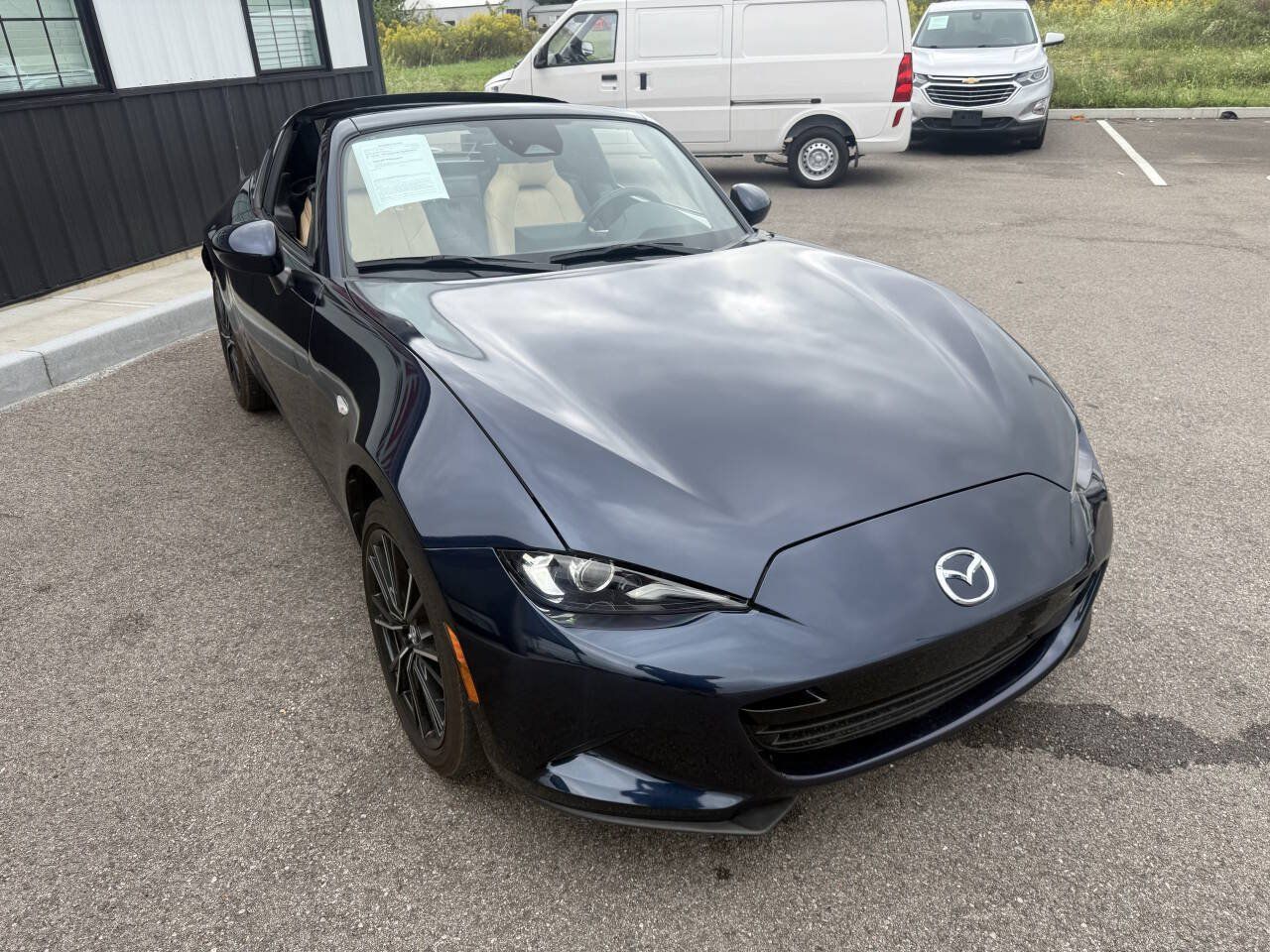 Used 2025 MAZDA MX-5 Miata RF Grand Touring RWD image 4