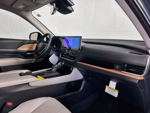 New 2026 Toyota Grand Highlander AWD image 30