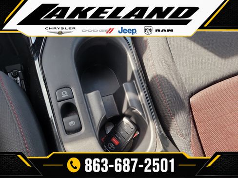 Used 2025 Toyota Corolla SE FWD image 24