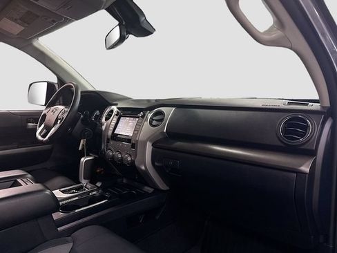 Used 2018 Toyota Tundra SR5 w/ SR5 Upgrade Package AWD/4WD image 27