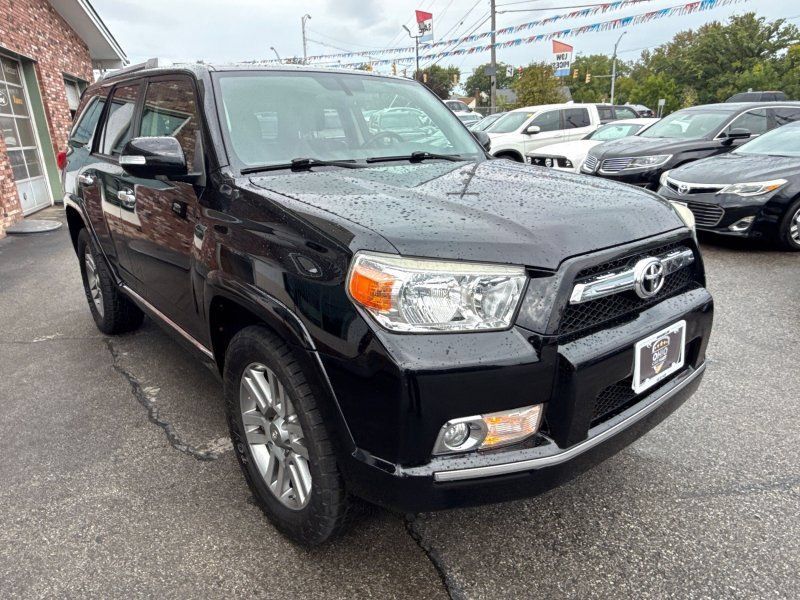 Used 2013 Toyota 4Runner Limited AWD/4WD image 3