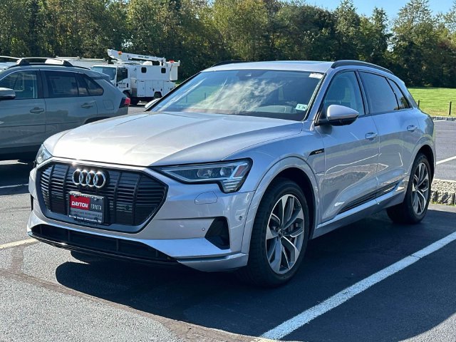Used 2021 Audi e-tron Premium Plus w/ Premium Plus Package AWD/4WD image 2