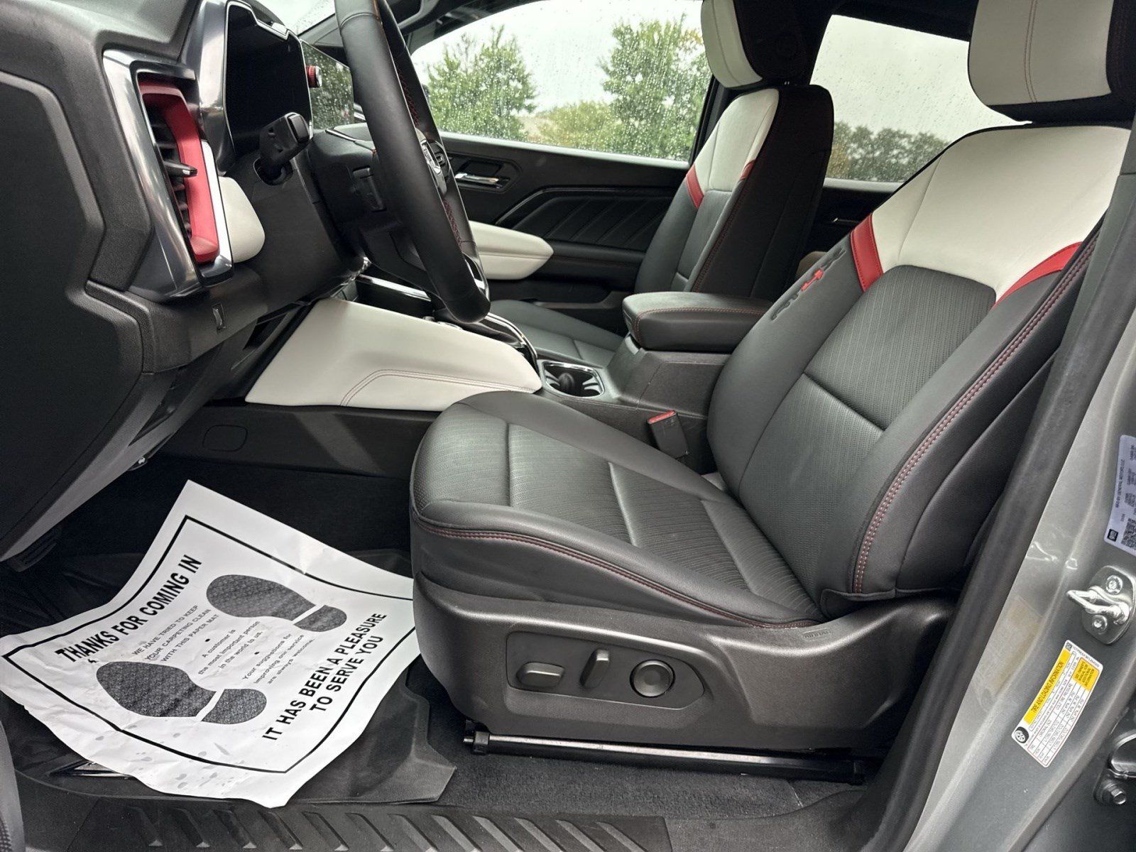 Used 2024 GMC Canyon AT4X AWD/4WD image 13