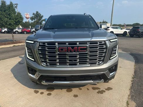 Used 2025 GMC Yukon XL Denali AWD/4WD image 2