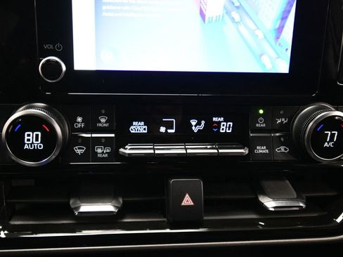 Certified 2025 Toyota Highlander LE image 15