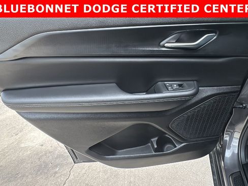 Used 2025 Jeep Grand Cherokee L Laredo RWD image 16