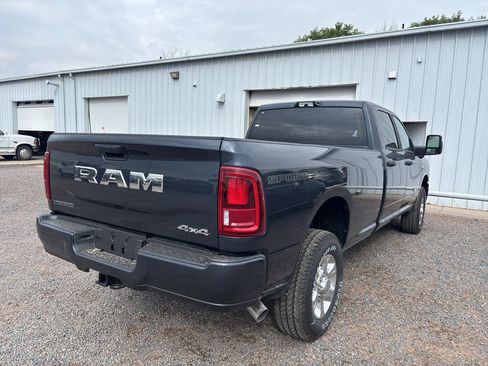 New 2026 RAM 2500 Big Horn AWD/4WD image 4