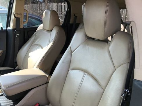 Used 2011 GMC Acadia SLT image 6