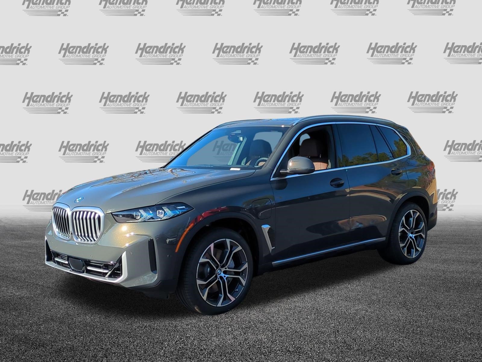 Certified 2026 BMW X5 xDrive50e w/ Climate Comfort Package AWD/4WD image 5