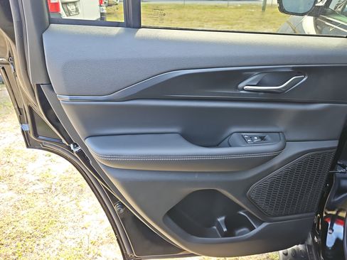 New 2025 Jeep Grand Cherokee Altitude image 8