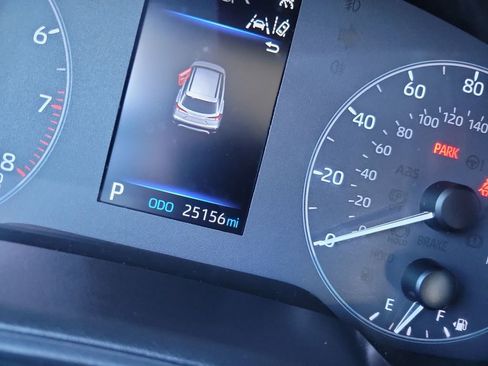 Certified 2024 Toyota Corolla Cross L image 33