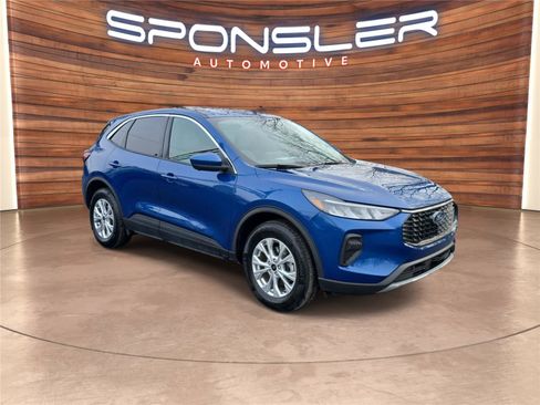 Used 2023 Ford Escape Active w/ Tech Pack #2 image 6