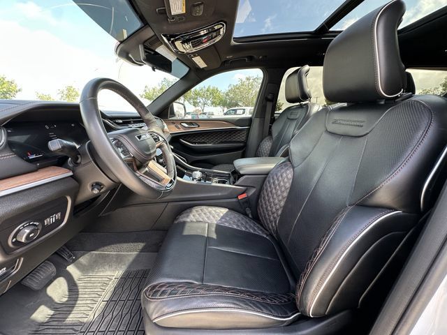 Used 2022 Jeep Grand Cherokee L Summit w/ Advanced Protech Group IV AWD/4WD image 25