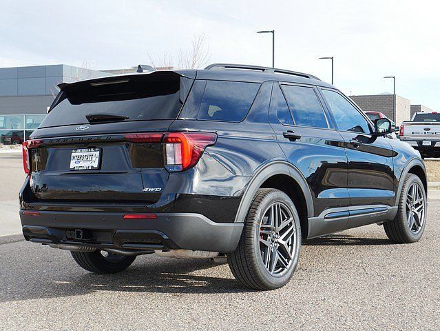 New 2026 Ford Explorer ST-Line w/ ST-Line Street Pack AWD/4WD image 5