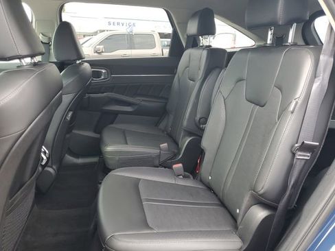 Used 2024 Kia Sorento SX image 11