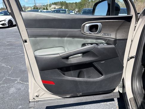 Used 2024 Kia Sorento SX Prestige w/ Sage Leather Package image 8