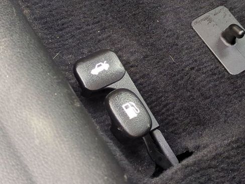 Used 2013 Hyundai Elantra GLS image 14