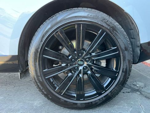 Used 2023 Land Rover Range Rover SE image 40