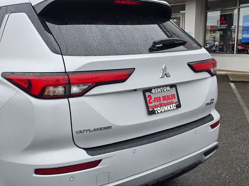 Used 2024 Mitsubishi Outlander SEL AWD/4WD image 10