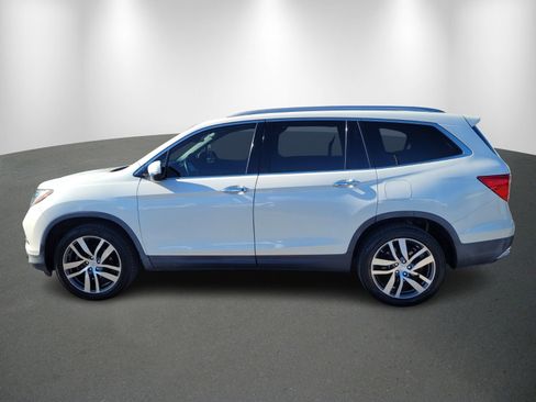 Used 2017 Honda Pilot Elite image 4