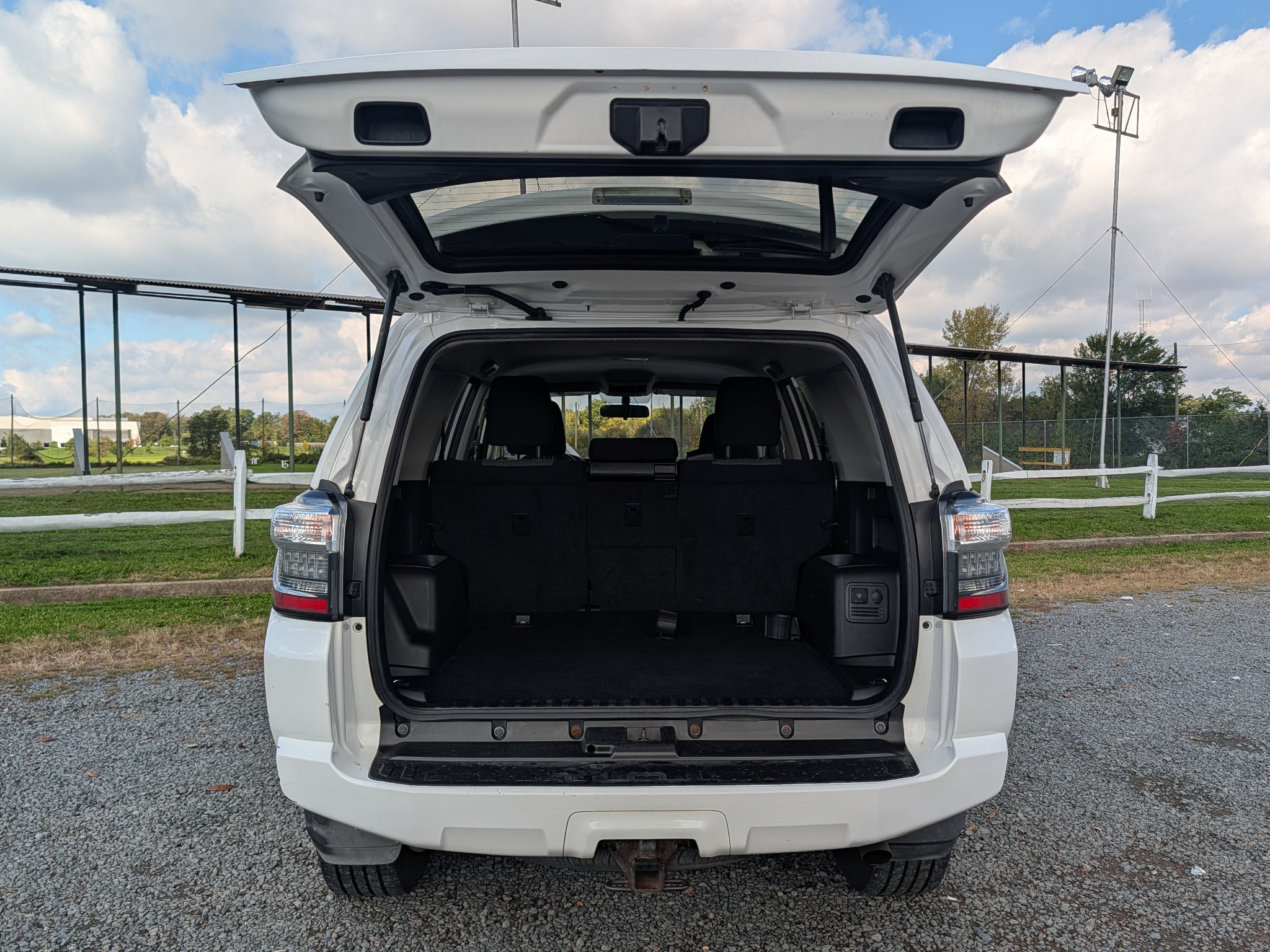 Used 2016 Toyota 4Runner SR5 AWD/4WD image 7