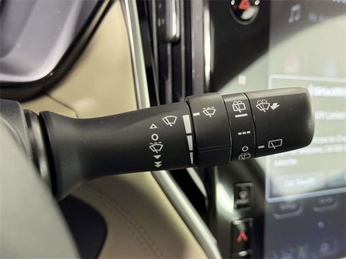 Used 2025 Subaru Outback Premium image 24