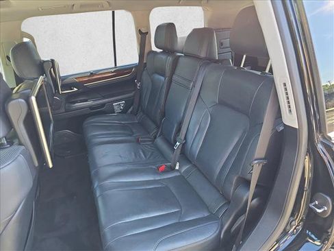 Used 2017 Lexus LX 570 4WD w/ Luxury Package image 14