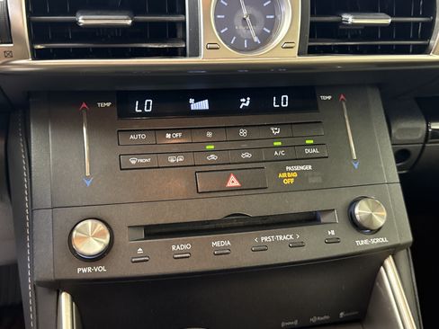 Used 2015 Lexus IS 250 RWD image 20