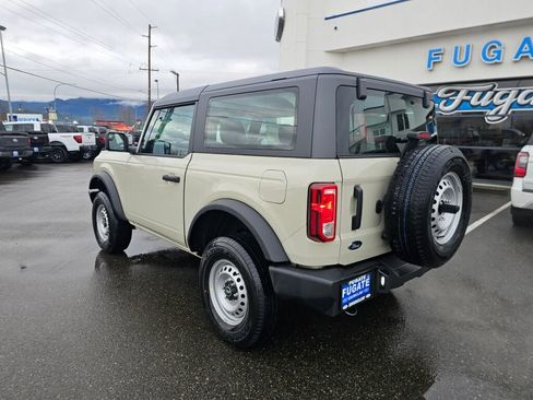 New 2025 Ford Bronco Base image 6