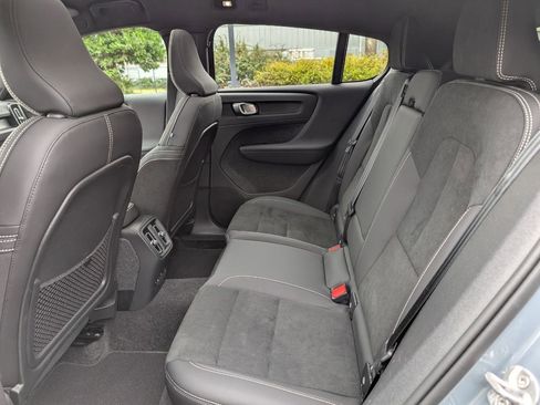 Used 2023 Volvo C40 P8 Recharge Ultimate image 11