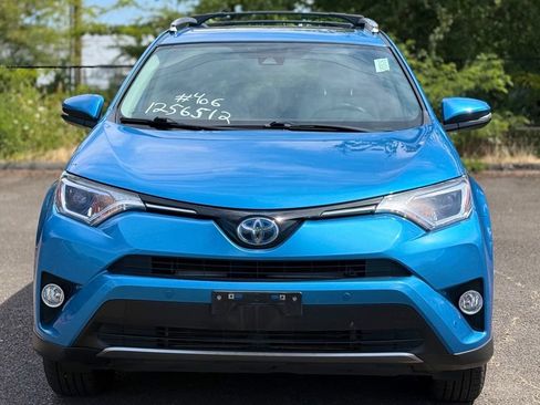 Used 2018 Toyota RAV4 XLE w/ Convenience Package AWD/4WD image 8
