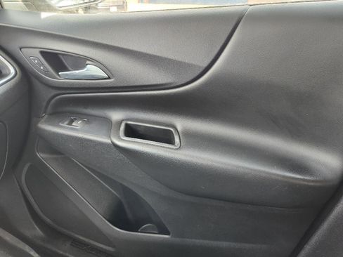 Used 2018 Chevrolet Equinox LT image 17