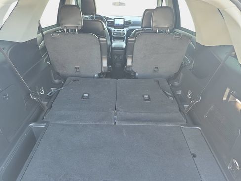 Used 2023 Ford Explorer XLT w/ Equipment Group 202A AWD/4WD image 12