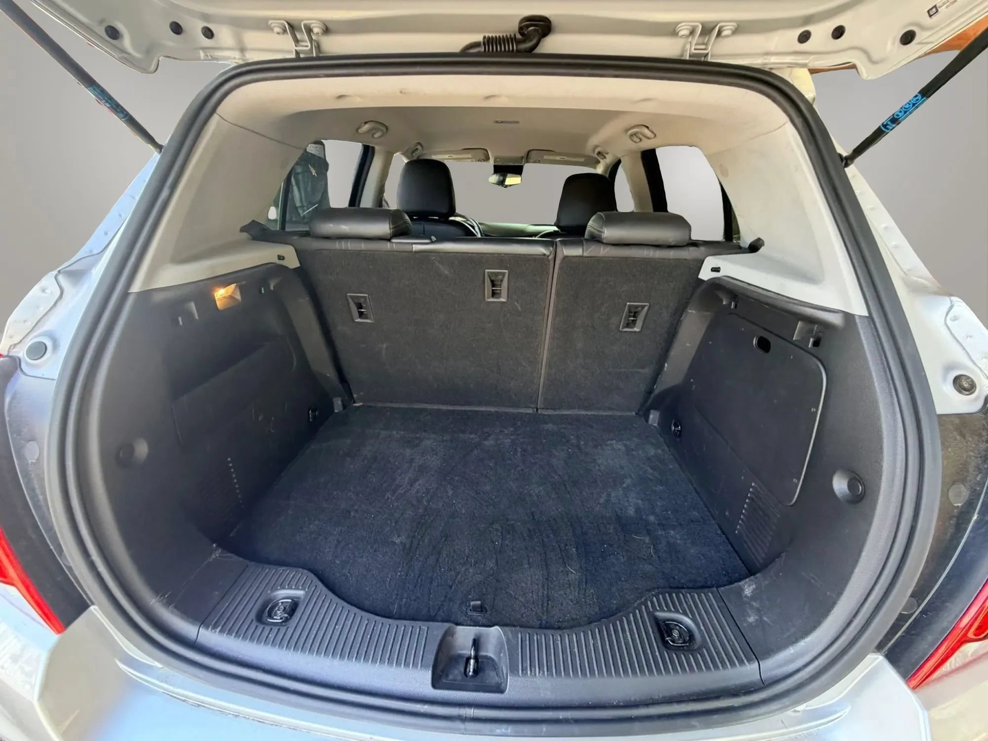 Used 2019 Chevrolet Trax LT w/ LT Convenience Package FWD image 19