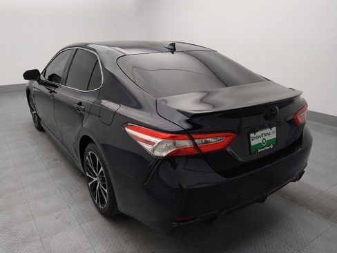 Used 2020 Toyota Camry SE image 5