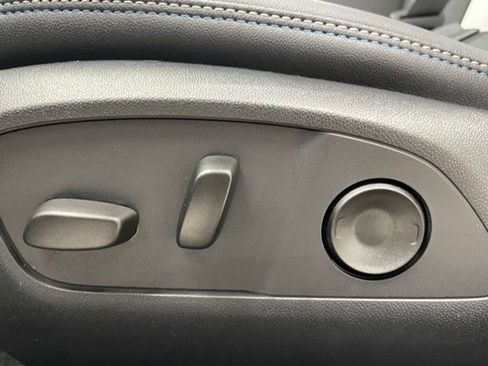 New 2026 Chevrolet Equinox EV LT w/ Convenience Package II image 9