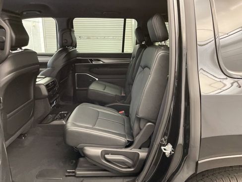 New 2026 Jeep Grand Wagoneer Limited image 18