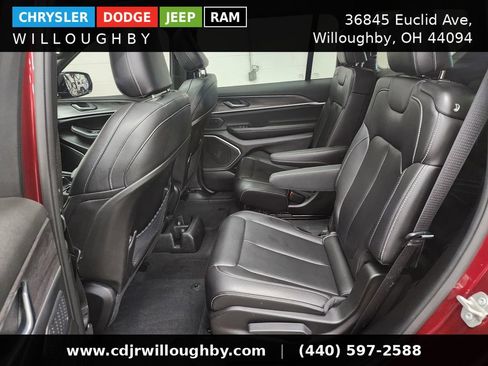 Used 2024 Jeep Grand Cherokee L Limited AWD/4WD image 30