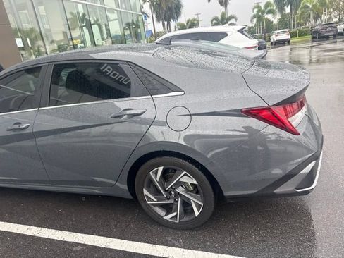 Used 2024 Hyundai Elantra SEL w/ Convenience Package FWD image 9