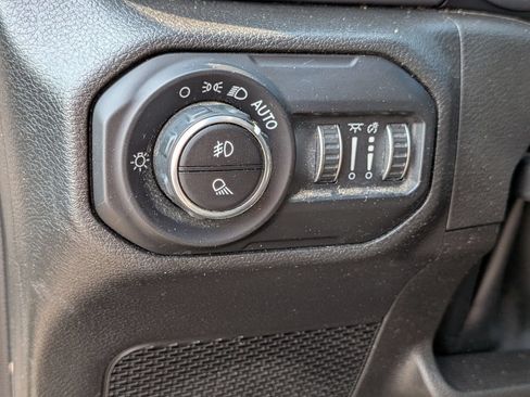 Used 2022 Jeep Gladiator Sport AWD/4WD image 16