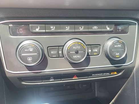 Used 2021 Volkswagen Atlas SE w/ Panoramic Sunroof Package AWD/4WD image 14