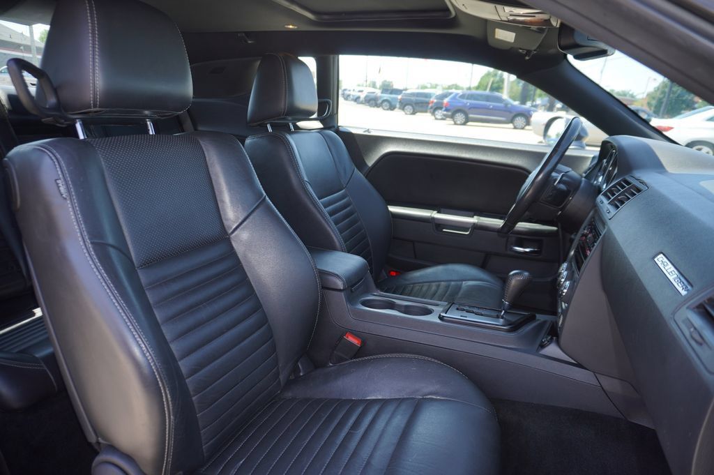 Used 2014 Dodge Challenger R/T Plus RWD image 29