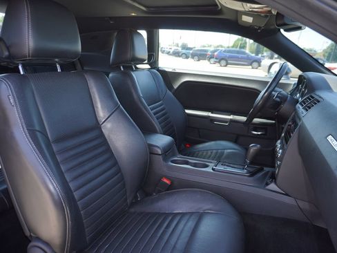 Used 2014 Dodge Challenger R/T Plus RWD image 29