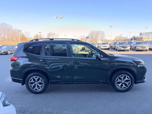 Used 2022 Subaru Forester Premium image 6