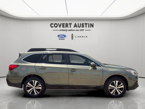 Used 2018 Subaru Outback 2.5i Limited AWD/4WD image 6